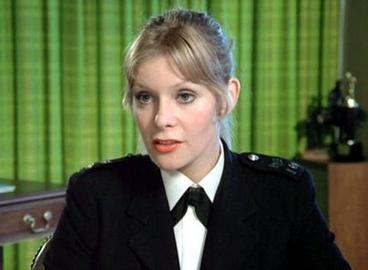 Policewoman mary beat criminal