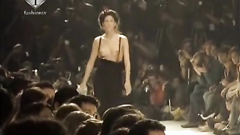 Runway model slips boobs keep popping