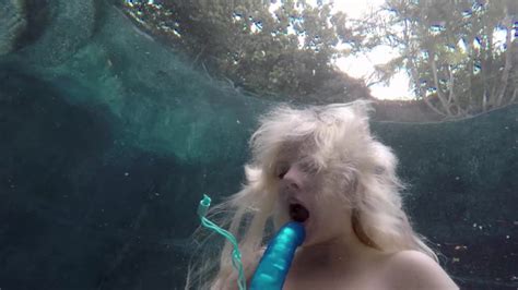 Alessandra noir darling underwater