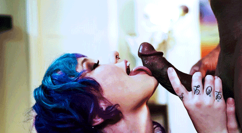 Meat recomended blue haired babe playing with clit