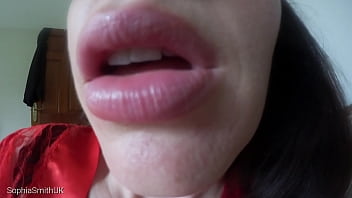 Sphinx reccomend asmr mouth sounds kisses
