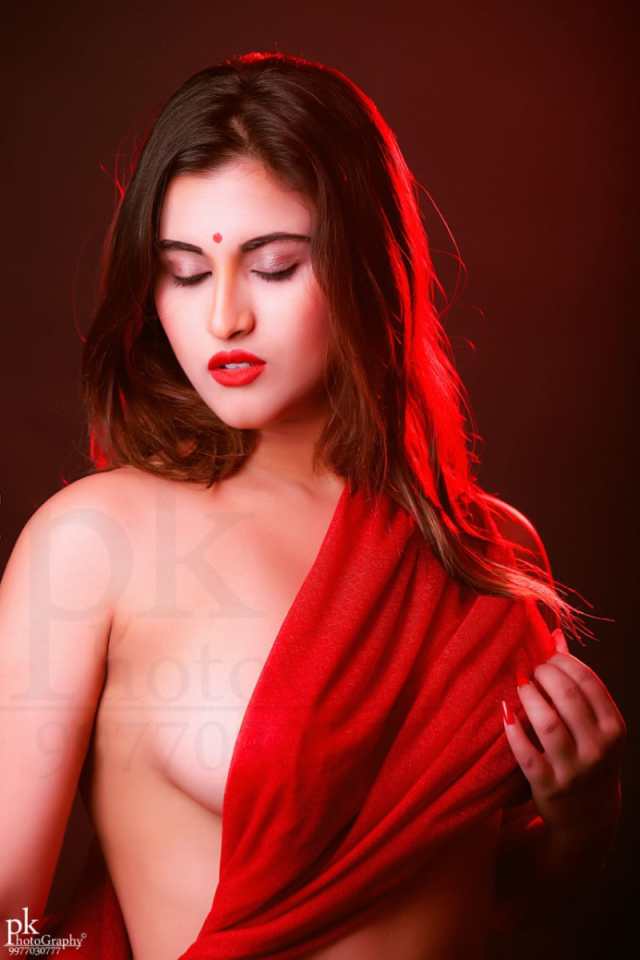 Cartier reccomend gunnjan aras live indian nude actress