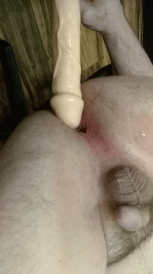 Hole dicks well open with dildo