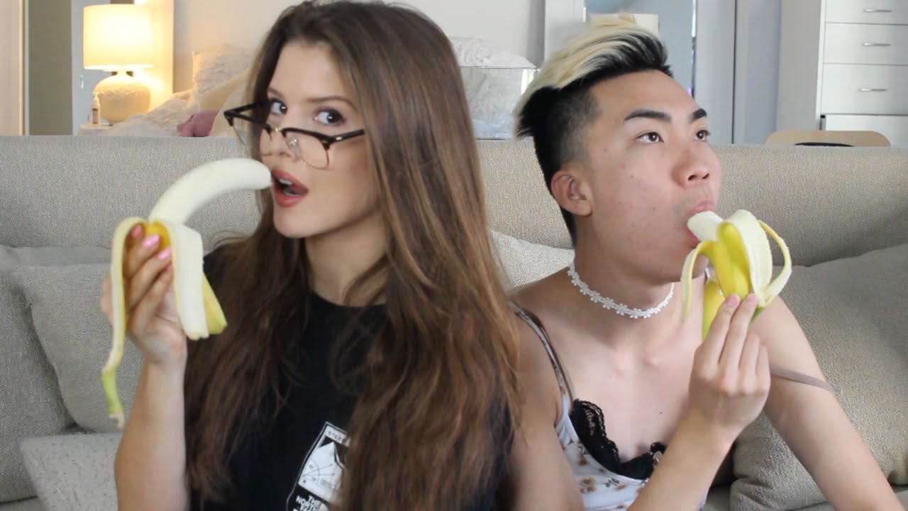 Amanda cerny eating banana