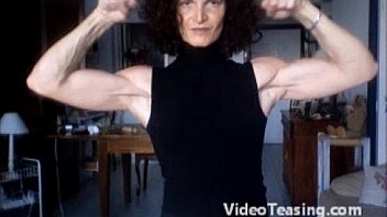 Zodiac reccomend camgirl tiny biceps flexes