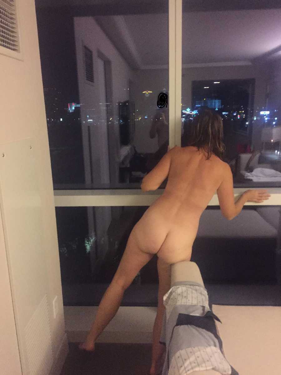 Sienna reccomend naked walk through hotel dare