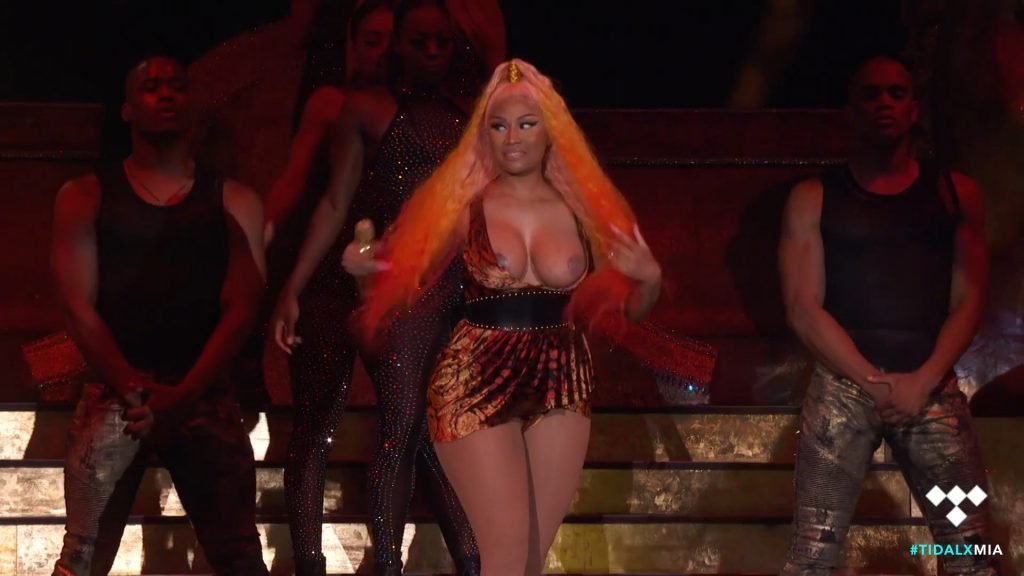 Nicki minaj showing tits music concert