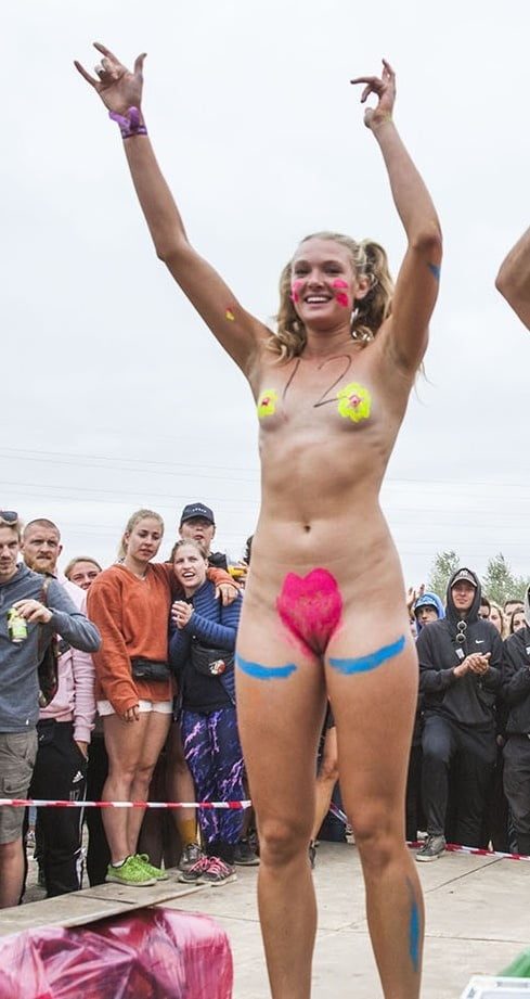 Hermes reccomend roskilde festival naked