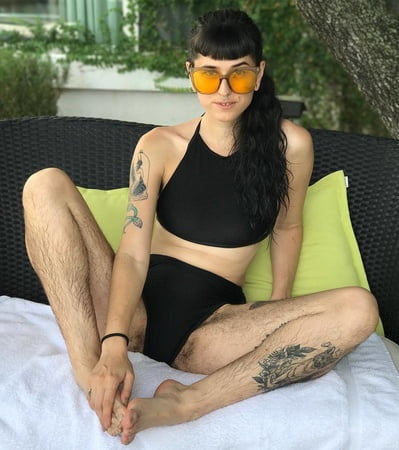 Sammi combs hairy legs enjoys body