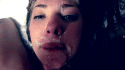 Teen gives super sloppy blowjob during